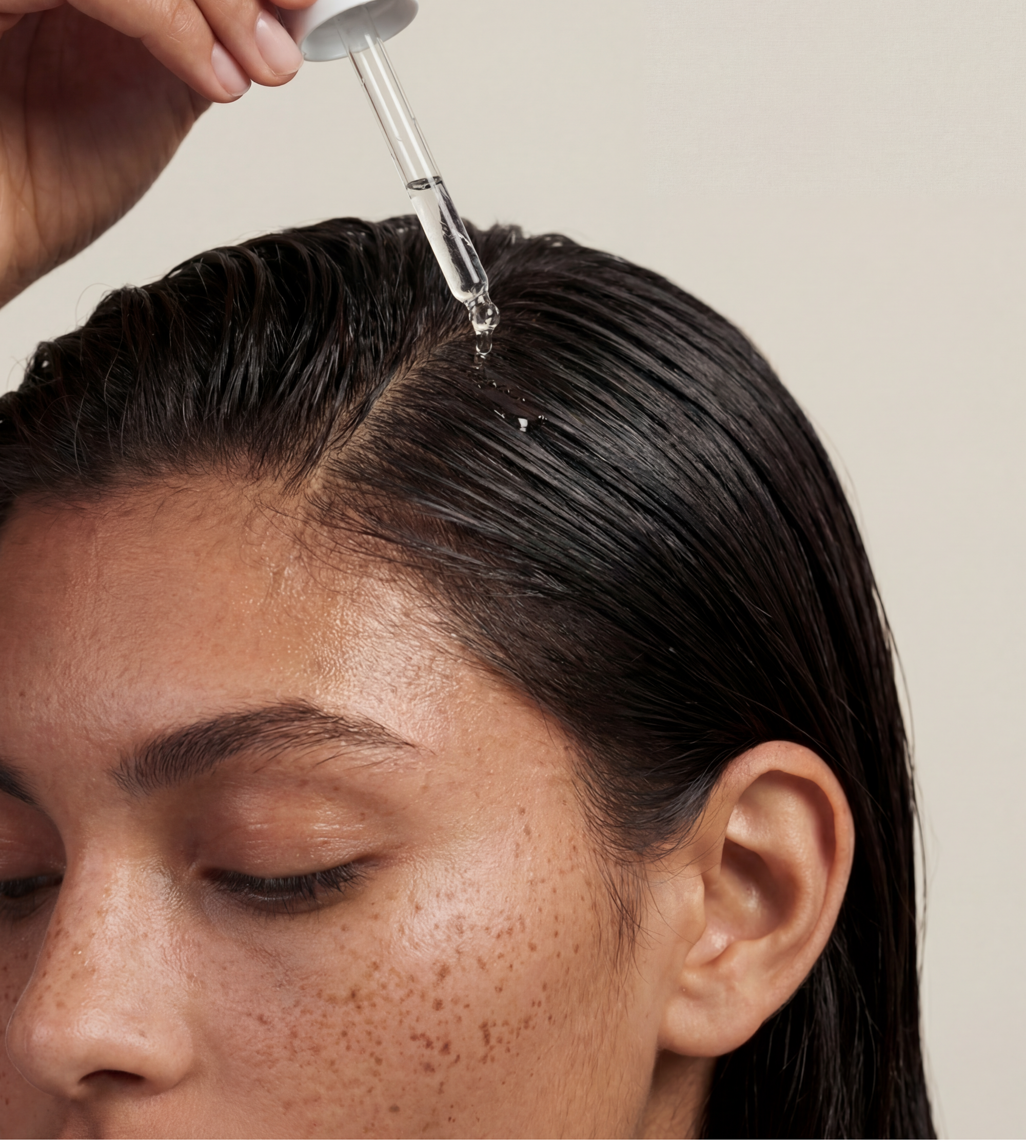 Coffret et produits de soins capillaires pour des cheveux forts
